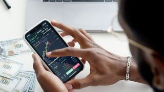 Bollinger Bands Trading Strategy: For Novice/Beginner Trader