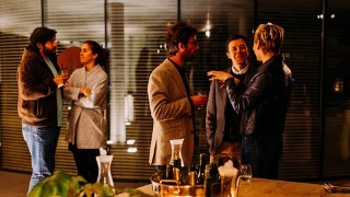 Build Amazing Social Confidence And Talk To Anyone