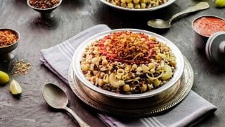 Egyptian food (Koshari Masri) - Egyptian Koshari