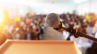 How To Be A Professional Speaker & Presenter