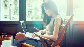 How to Become a Popular Vlogger & Make Videos People Love