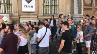 How to become a Tour Guide