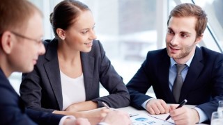 How to Build Hypnotic Rapport & Make people feel comfortable