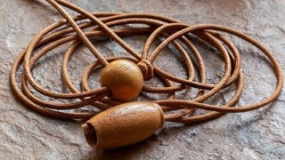HOWEXPERT VIDEO BOOK - How To Make A Hemp Jewelry