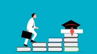 Navigating Healthcare College, Career and Student Loan Debt
