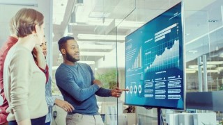 R: Data Visualization with R - A Complete Guide!: 3-in-1