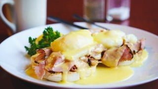 Restaurant Kitchen Basics: The Breakfast Course