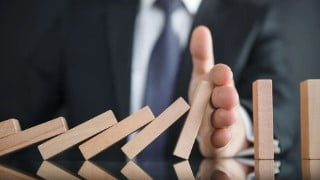 RISK MANAGEMENT for Supply Chain and Procurement specialists