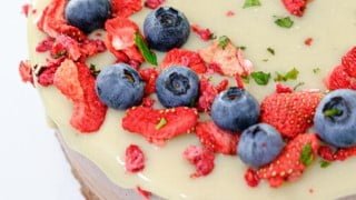 The basics of a healthy raw vegan cake making