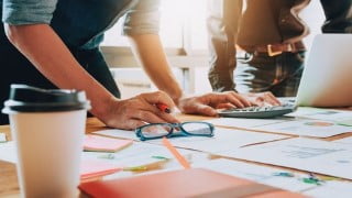 Ultimate Venture Capital: How to model investment rounds