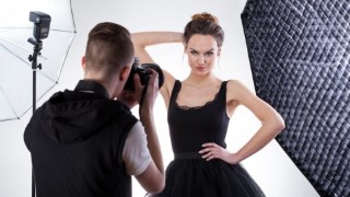 Free Fashion Photography Tutorial - Natural Light Fashion / Beauty Photography