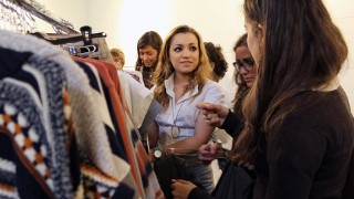 Free Fashion Tutorial - Global Sales & Marketing Program