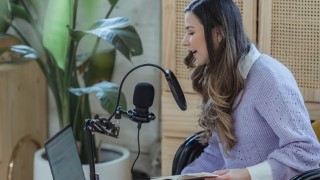 Free Internet Radio Tutorial - Going live on air with your own online radio station