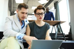 Free online management training: Discover POLC, PESTEL and SWOT